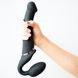 Безремневой страпон с вибрацией Strap-On-Me Vibrating Black M, диаметр 3,3см, пульт ДУ, регулируемый